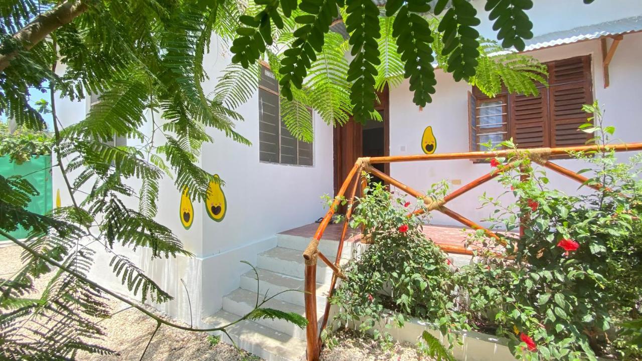 Bed and Breakfast Savi House Нунгви Экстерьер фото