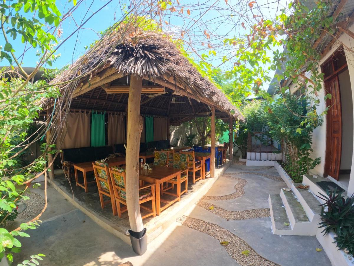 Bed and Breakfast Savi House Нунгви Экстерьер фото